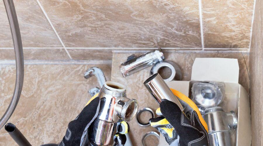 Professional gutter cleaning in Oilton, OK